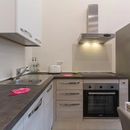 Guesthost - Bolognina Casa Nicolo' *